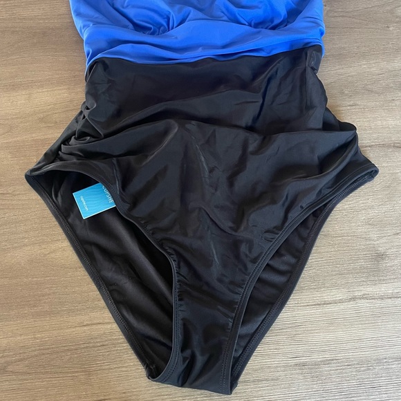 One piece Cupshe swimsuit - Picture 8 of 8